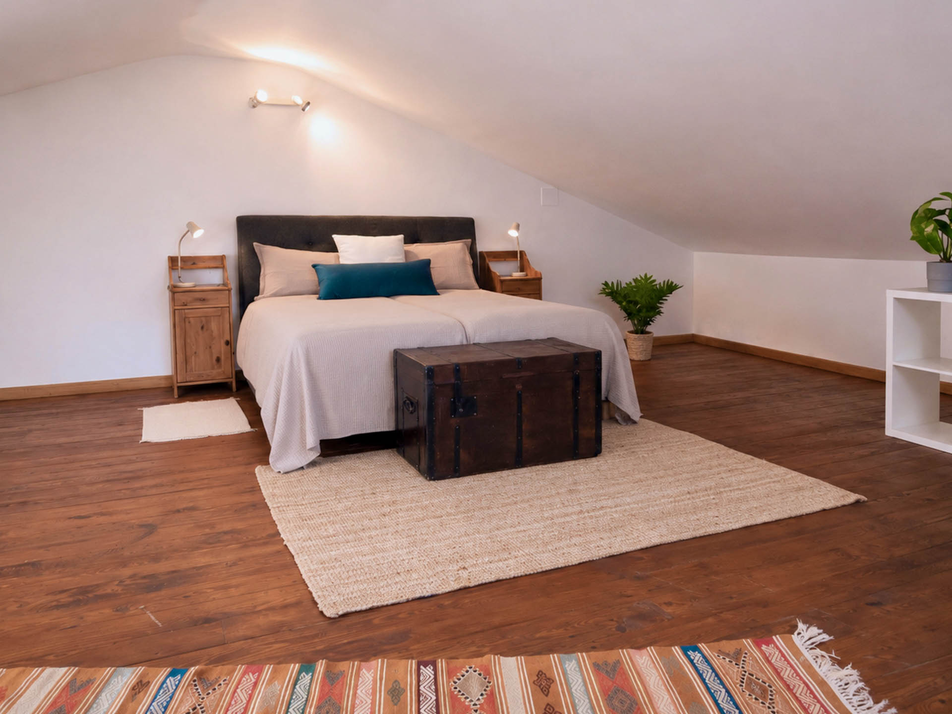 King-size bedroom at a holiday home in Dozza